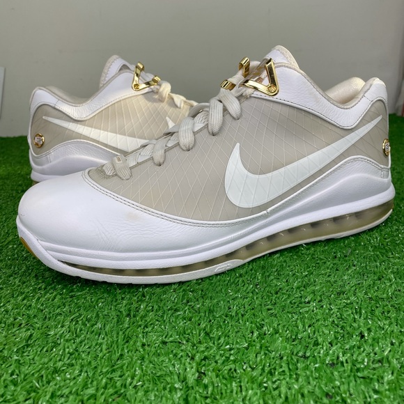 Nike Air Max LeBron 7 Low White | White-Metallic Gold 2010